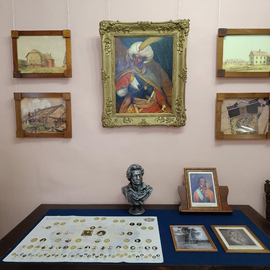 Экскурсия "Пушкинские места: Суйда-Кобрино-Выра" для семьи