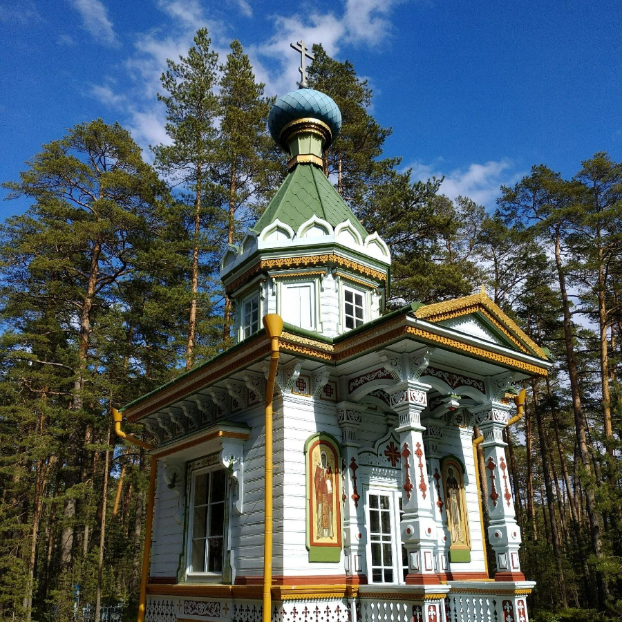 Экскурсия на остров Коневец для компании