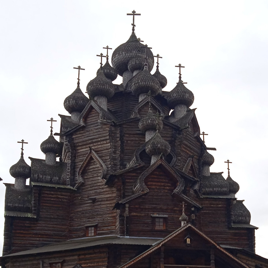 Вдоль Невы до Богословки: экскурсия в парк деревянного зодчества для компании