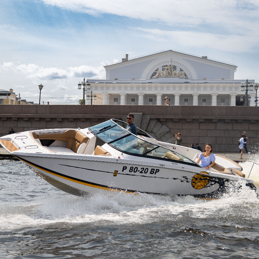 Прогулка на катере «Король Вечеринок» (180 минут)