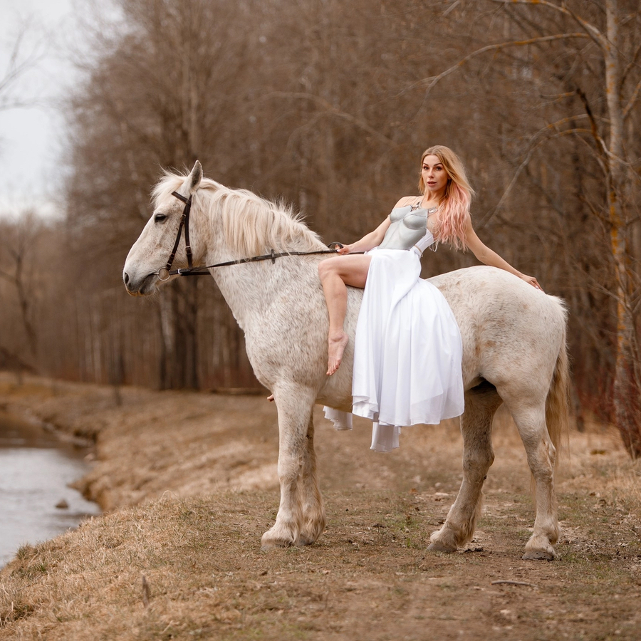 Индивидуальная шаговая конная прогулка для двоих (будни дни)