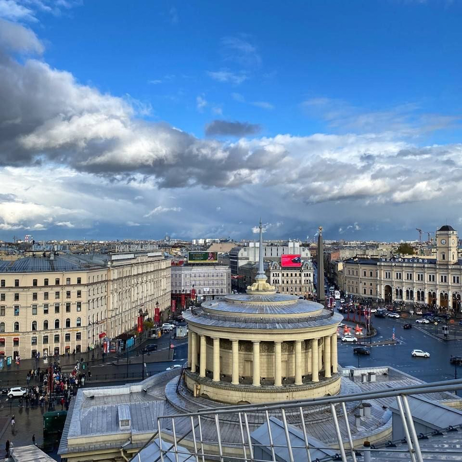 Экскурсия по крыше Петербурга для компании