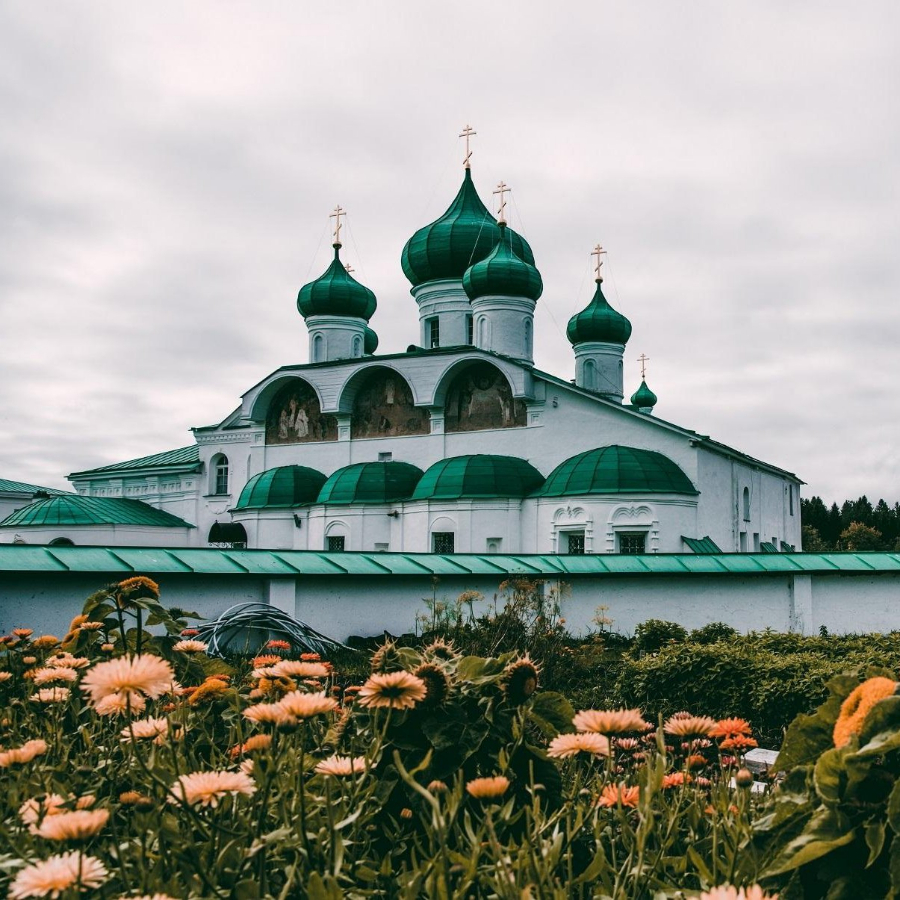 Экскурсия в монастыри Приладожья для двоих