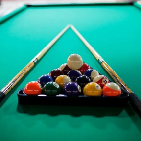 Игра в бильярд