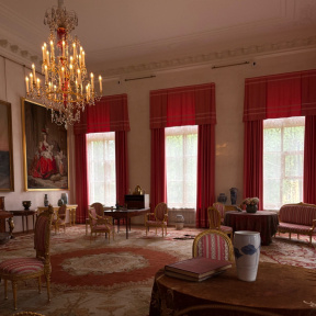 Экскурсия "Летние прогулки по Александровскому парку с посещением Александровского дворца" для двоих