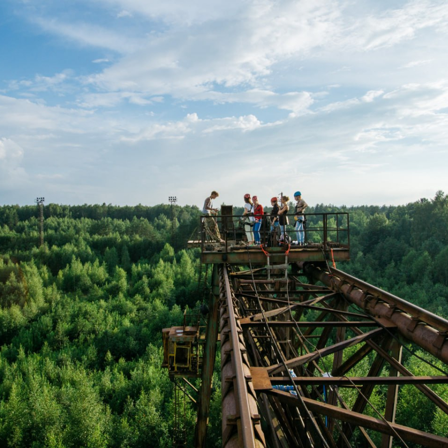 Прыжок с верёвкой с крана
