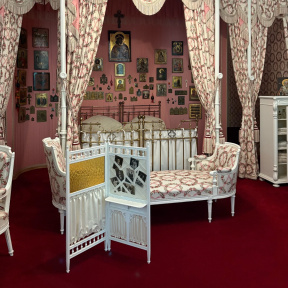 Экскурсия "Прогулки по Александровскому парку с посещением Александровского дворца" для компании