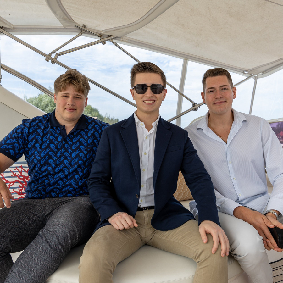 Мальчишник на яхте (3 часа)