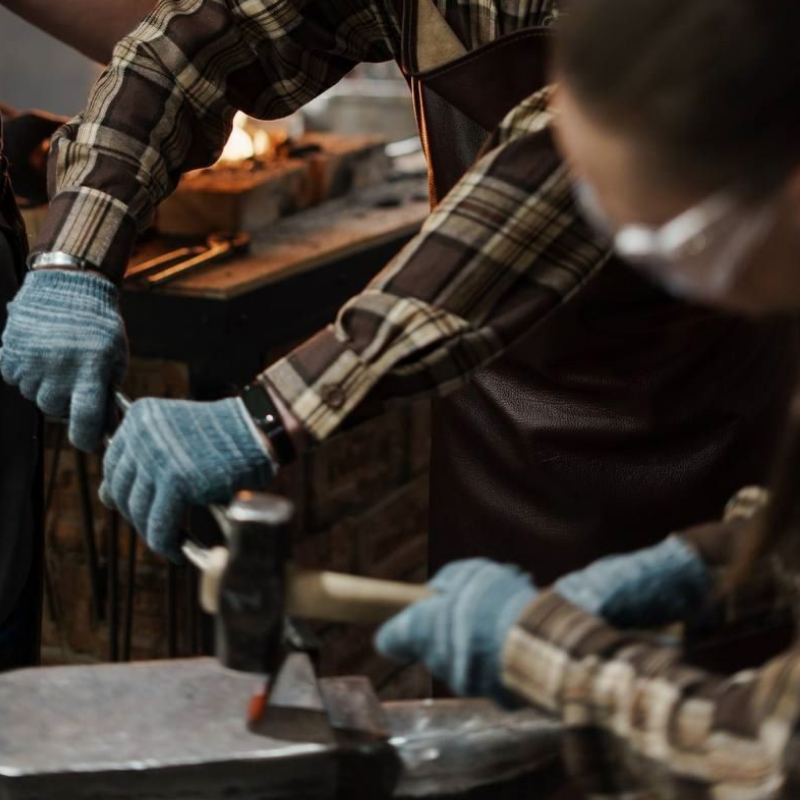 Свидание романтическое в кузне