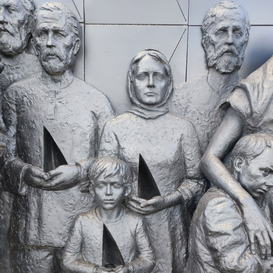 Экскурсия в Гатчину с посещением Мемориала в Зайцево для семьи