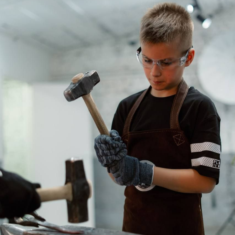 Групповой мастер-класс «Мир металла» (3 персоны)