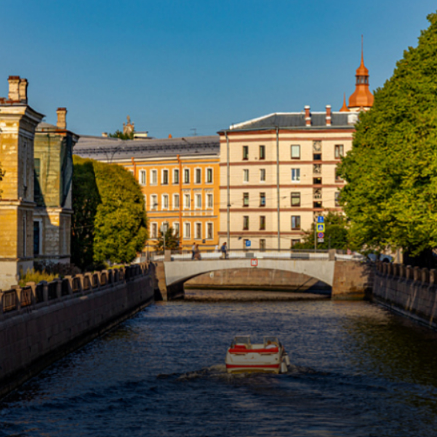 Пешеходная экскурсия «Петербургские тайны: район Коломна» для семьи