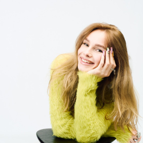 Экспресс-фотосессия с пультом и зеркалом в студии автопортрета