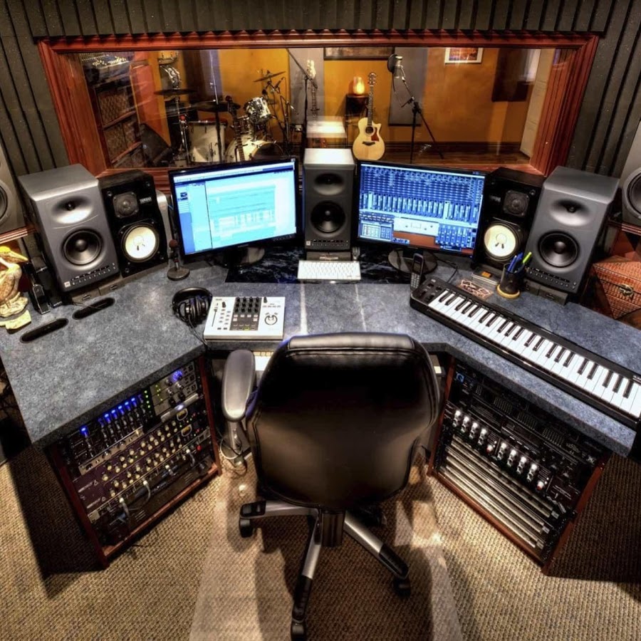 Написание аранжировки в студии звукозаписи