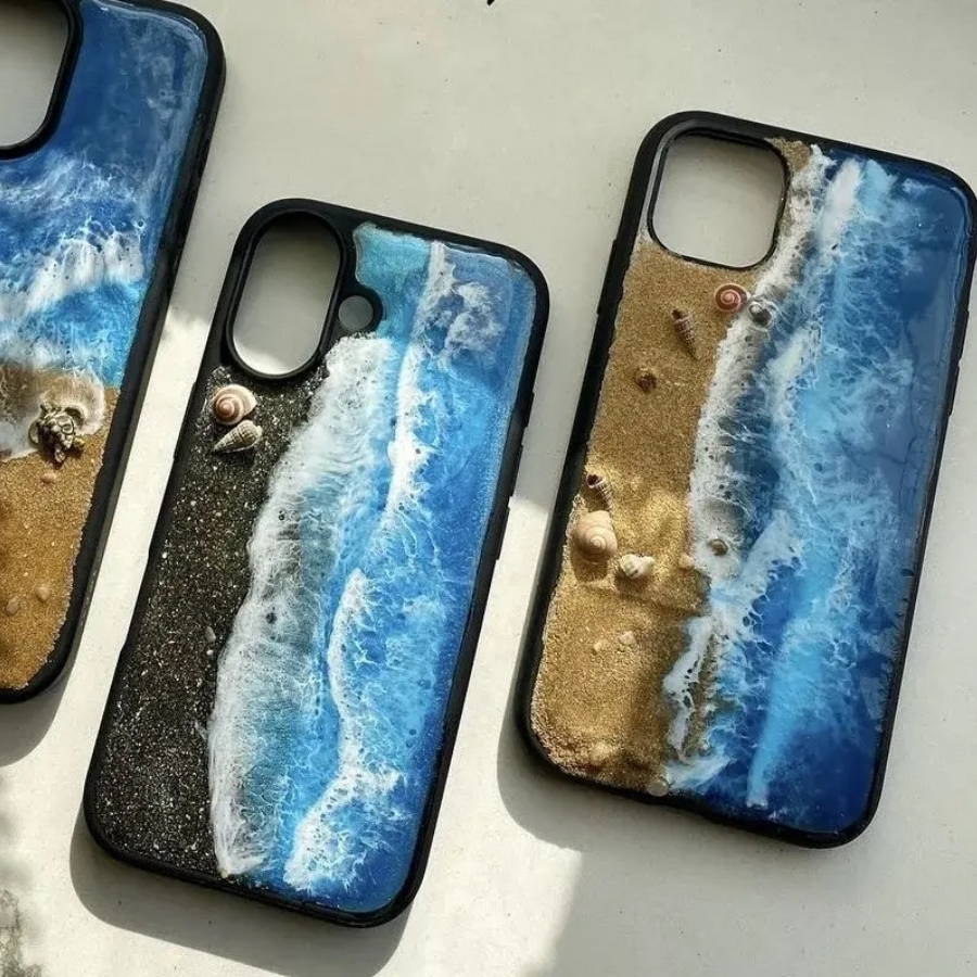 Мастер- класс «Апгрейд старого чехла для телефона эпоксидной смолой» для двоих