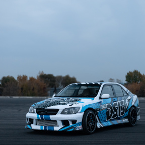 Дрифт на Lexus is300 с поливом водой (сезонность лето)