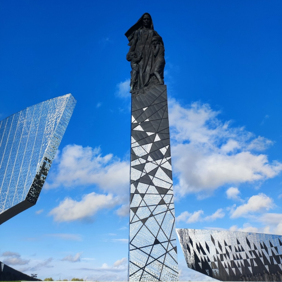 Экскурсия в Гатчину с посещением Мемориала в Зайцево для семьи