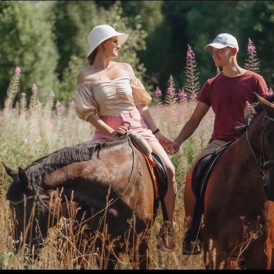 Шаговая конная прогулка на двоих (30 минут)