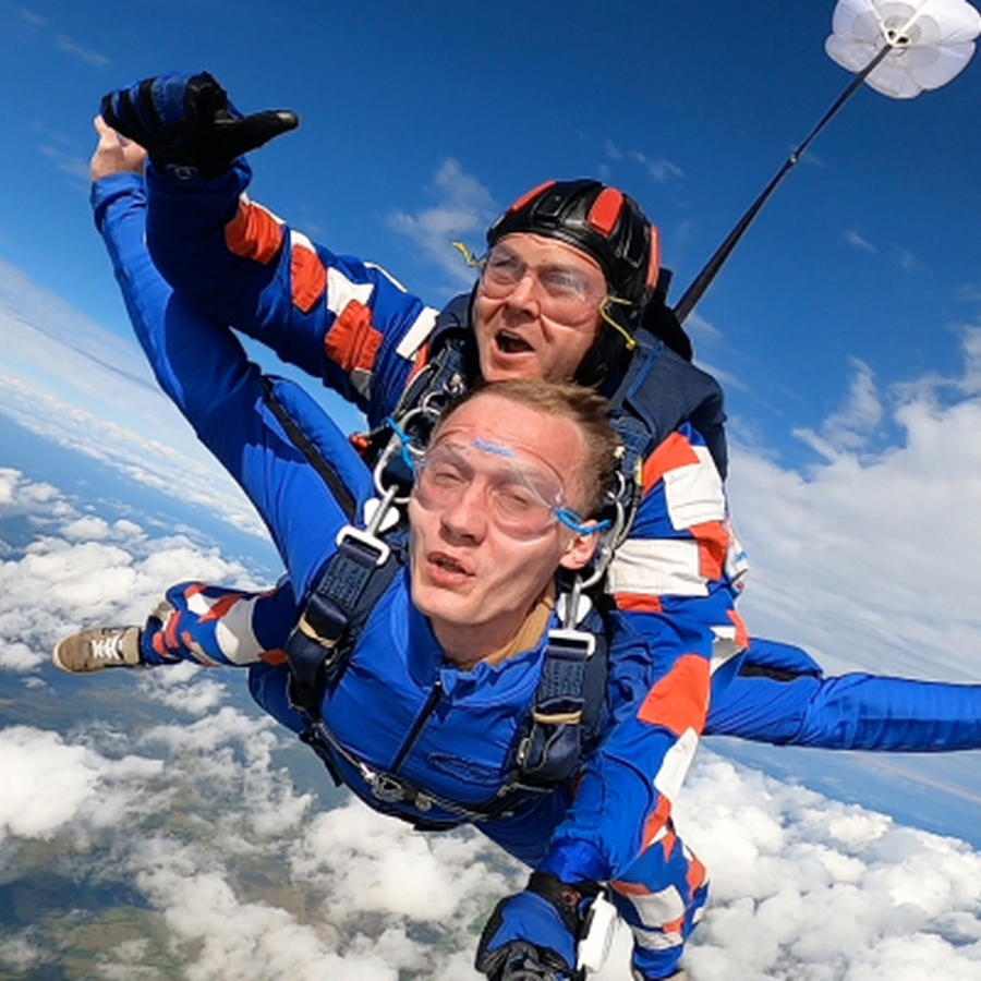 Прыжок с парашютом «Знакомство с небом»