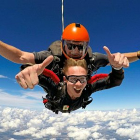 Прыжок с парашютом в тандеме с инструктором 4000 метров в Путилово + видеосъёмка