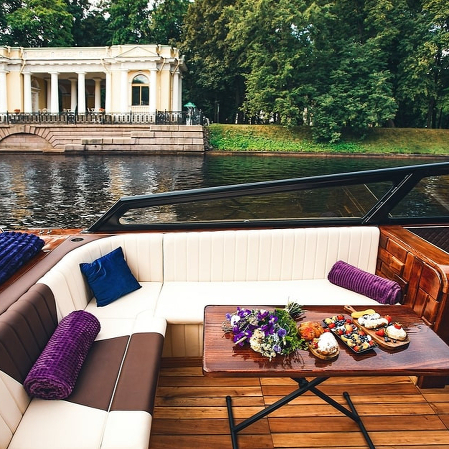 Индивидуальная прогулка на катере Blueberry 