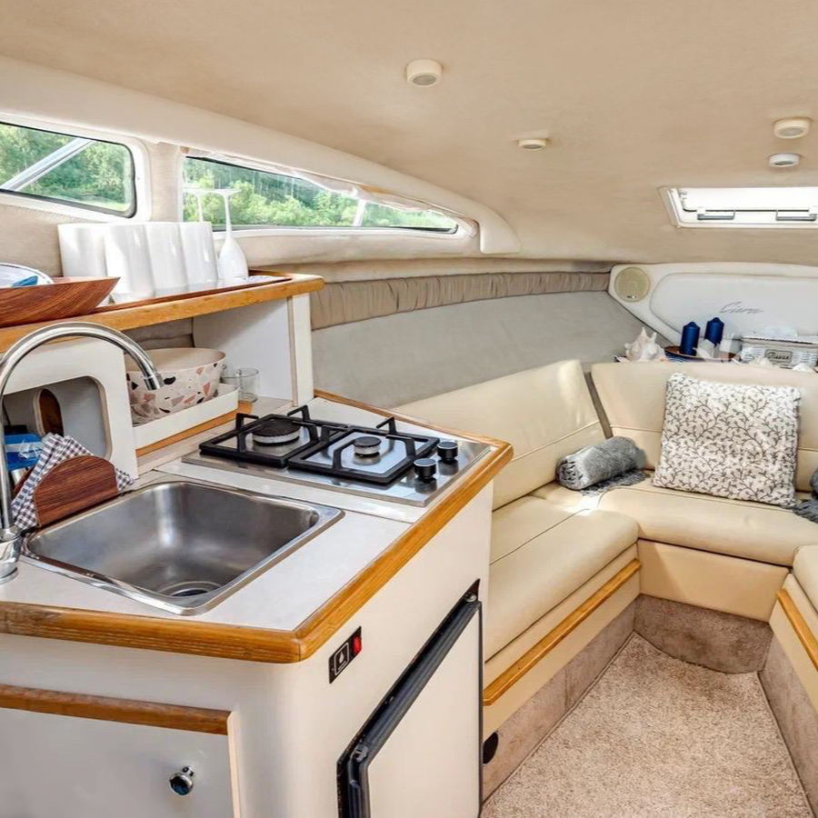 Девичник на яхте + фотосессия (3 часа)