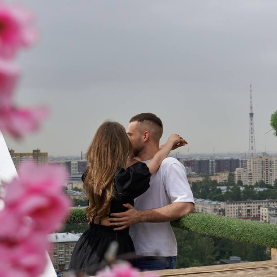 Романтическое свидание на крыше